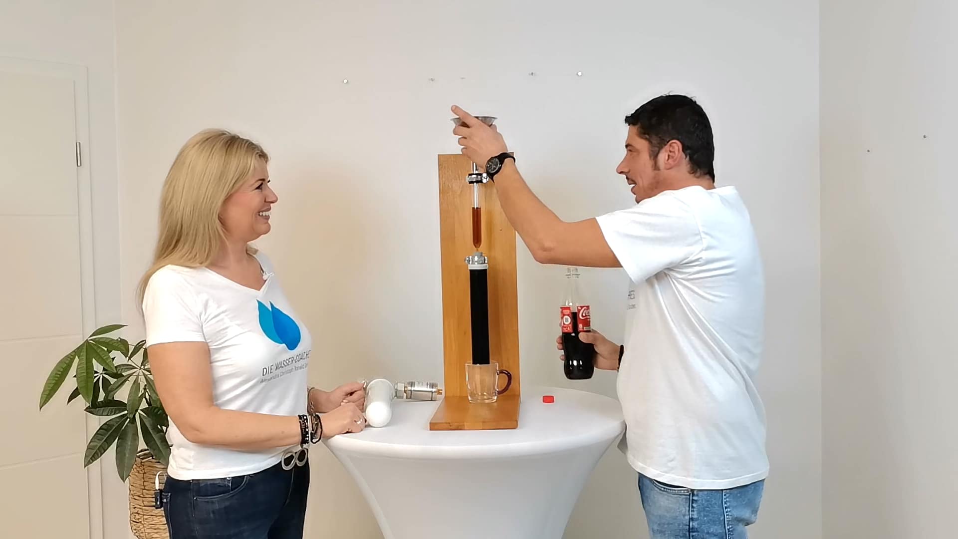 Cola Wasser Video, Alexandra Christoph & Ronald Gruber Wasser-Coaches Healy Experten Welt der Wunder